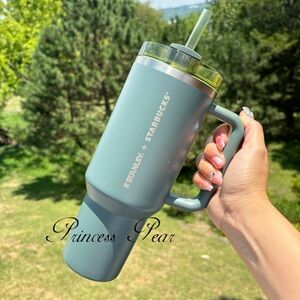 Starbucks 2024 Stanley Stainless Steel  ASH Green Cold Cup   40 oz  Thailand